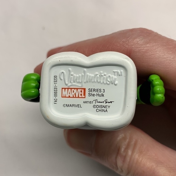 Disney Vinylmation Donald, Dale, She-Hulk and Russell - lot of 4 - Picture 9 of 11